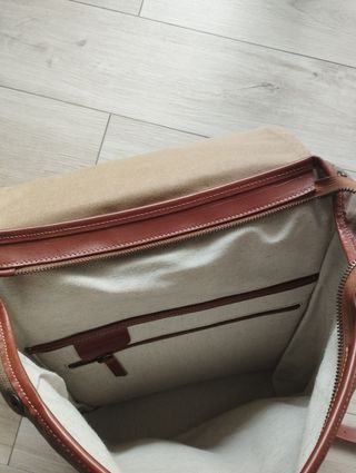 Mochila Cuero Vegetal, con espacio para laptop