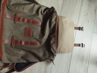 Mochila Cuero Vegetal, con espacio para laptop