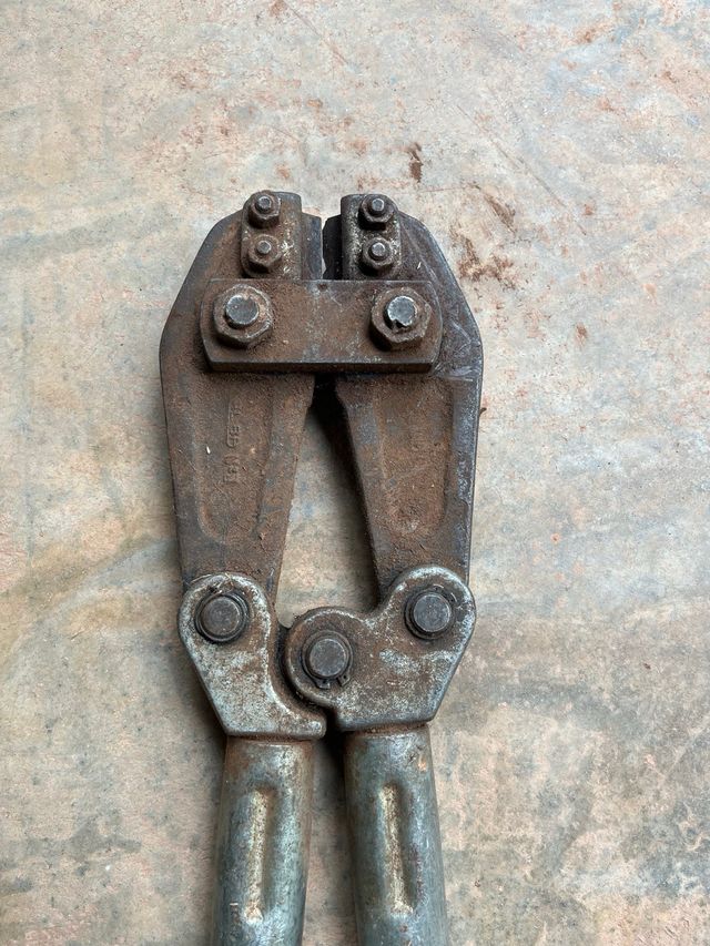 Cortapernos cizalla para cortar hierro 42” 107cm