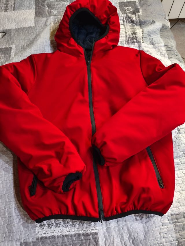 Giacca uomo rossa con cappuccio