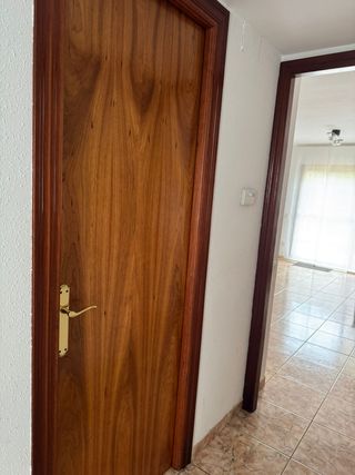 Puerta interior madera oscura 211 x 72 x 3.5 cm