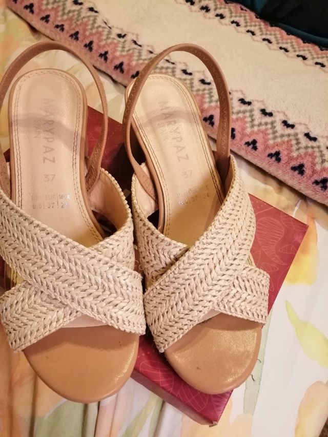 Zapatos de tacón Mary Paz beige talla 37