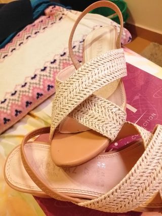 Zapatos de tacón Mary Paz beige talla 37