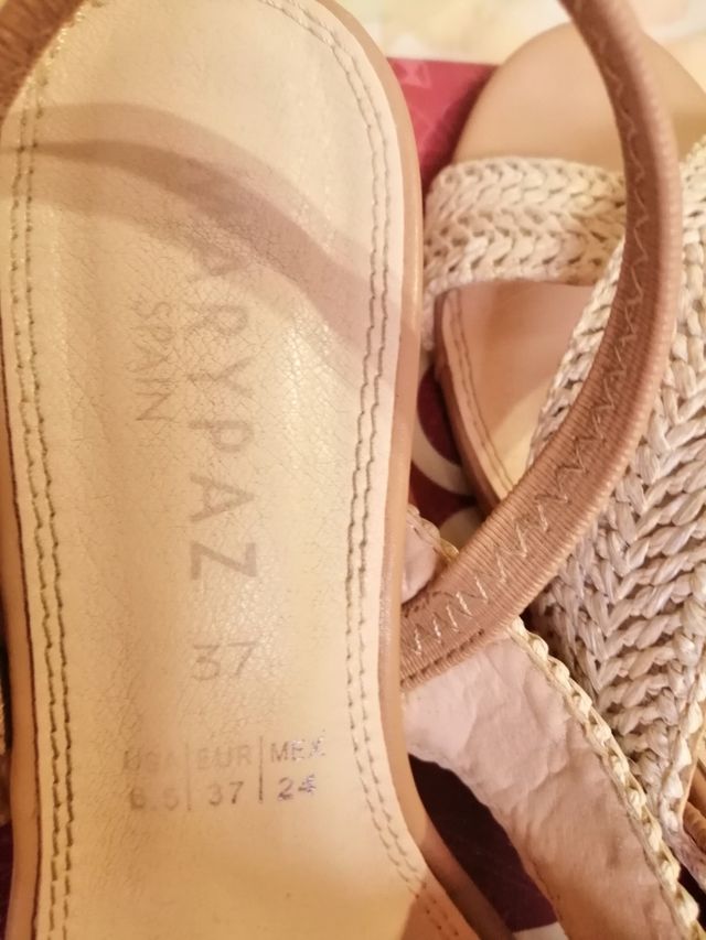 Zapatos de tacón Mary Paz beige talla 37