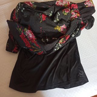 Blusa boho ONLY negra floral
