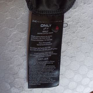 Blusa boho ONLY negra floral