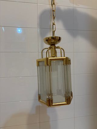 Lámpara de techo dorada con cristal