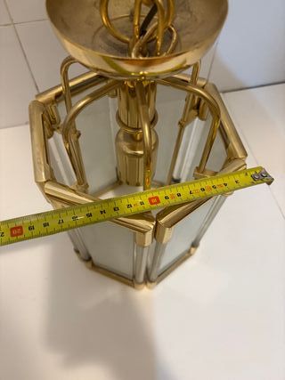 Lámpara de techo dorada con cristal