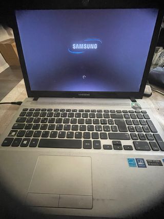 Portátil Samsung Plata i5 8GB RAM