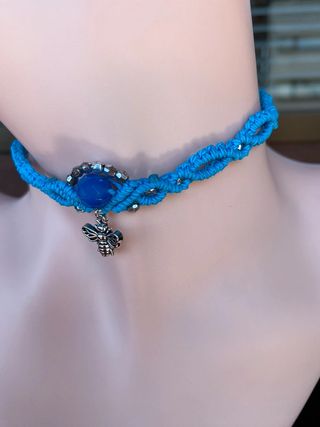 Choker macramè con ape