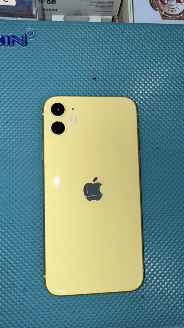 iPhone 11 Amarillo 128GB