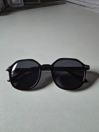 5 gafas de sol, nuevas sin usar