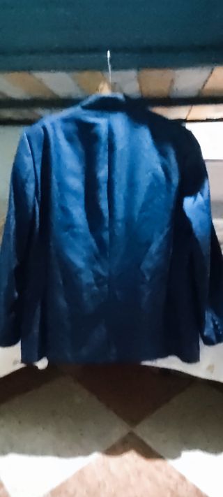 Traje azul marino para joven