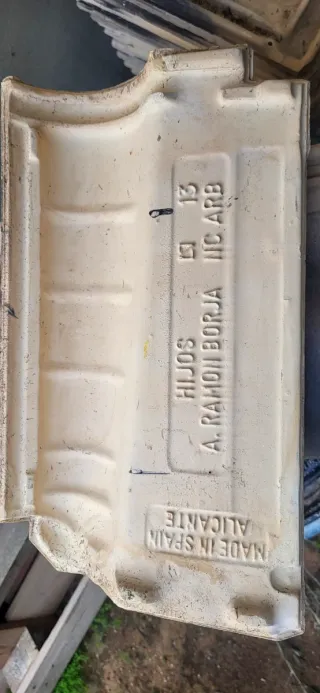 Teja antigua de cerámica 43x25 52unidades