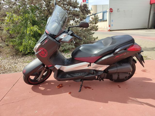 Yamaha x Max 125