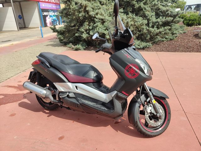 Yamaha x Max 125