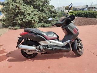 Yamaha x Max 125