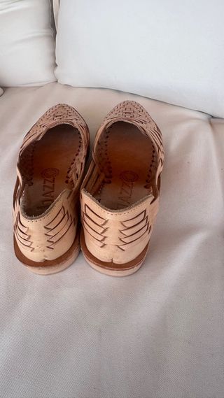 Guarache -zapato de piel trenzado