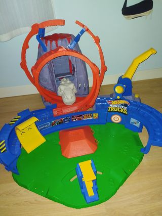 Pista de Coches Hot Wheels Torre Volcán