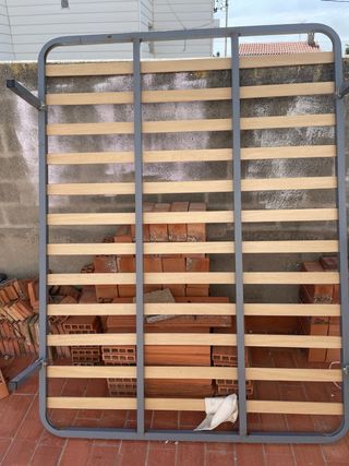 Somier metálico con láminas de madera