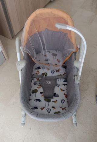 Moisés kinderkraft mecedora convertible en silla.
