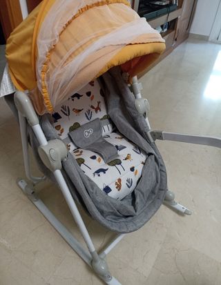 Moisés kinderkraft mecedora convertible en silla.