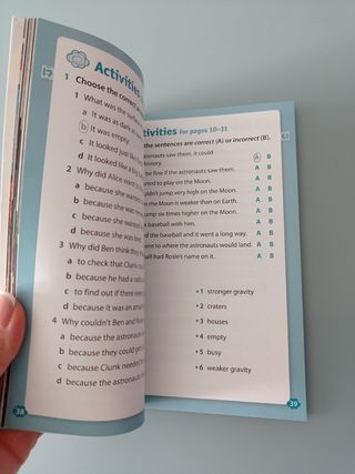 Oxford Read and Imagine: Level 6: The Secret on...