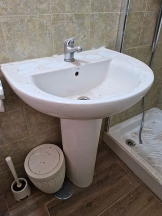 Lavabo con pie