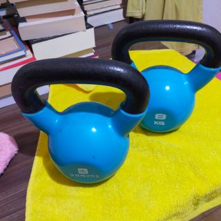 2 Pesas Kettlebell 8 KG Azul