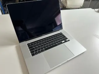 MacBook Pro 19 Plata