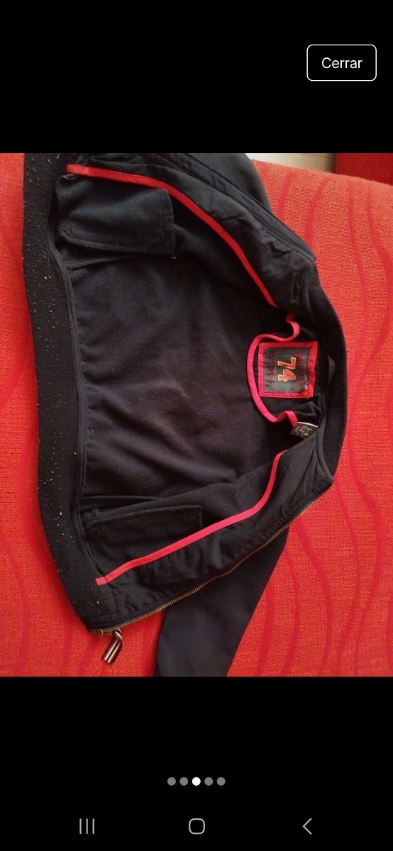 Cazadora niño negra y roja