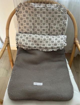 Saco para silla de bebé con estampado floral