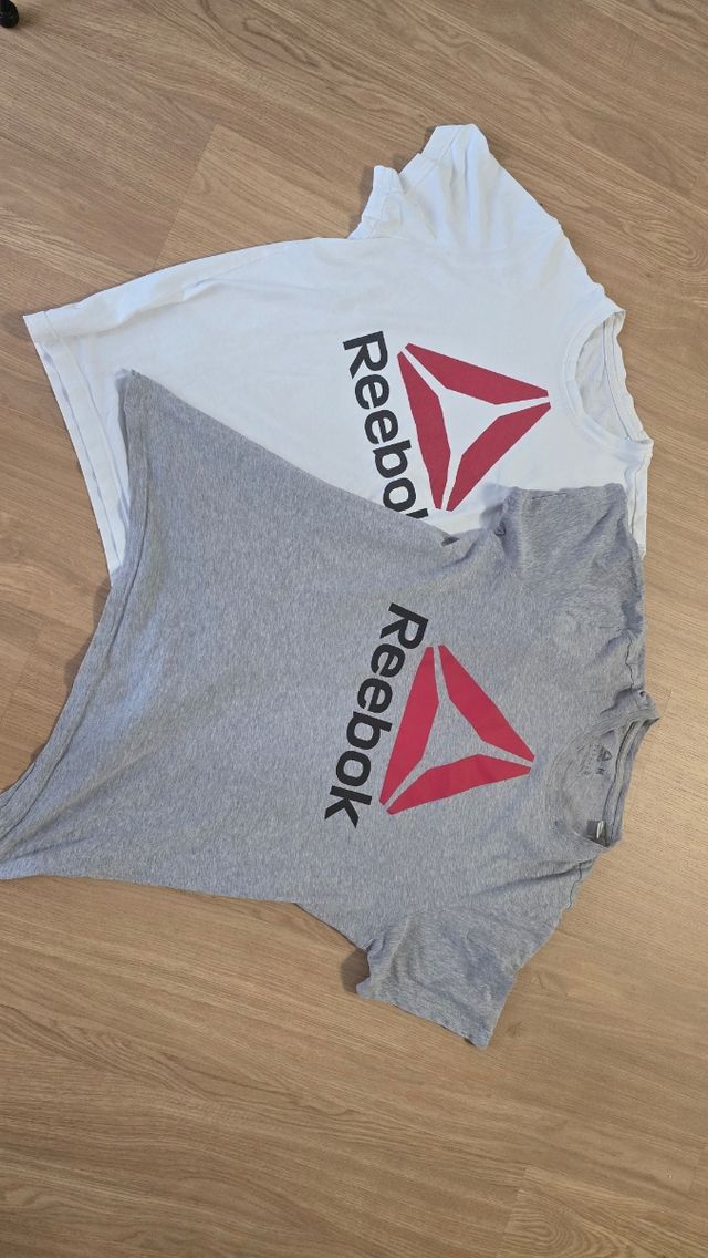 Lote 2 Camisetas Reebok Gris y Blanca
