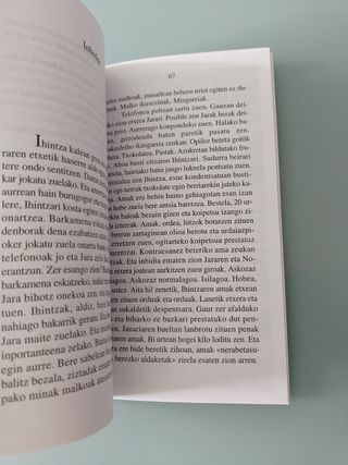 JARA 2. BIKIAK ETA BIKOTEAK - ZUBIA (Basque Edi...