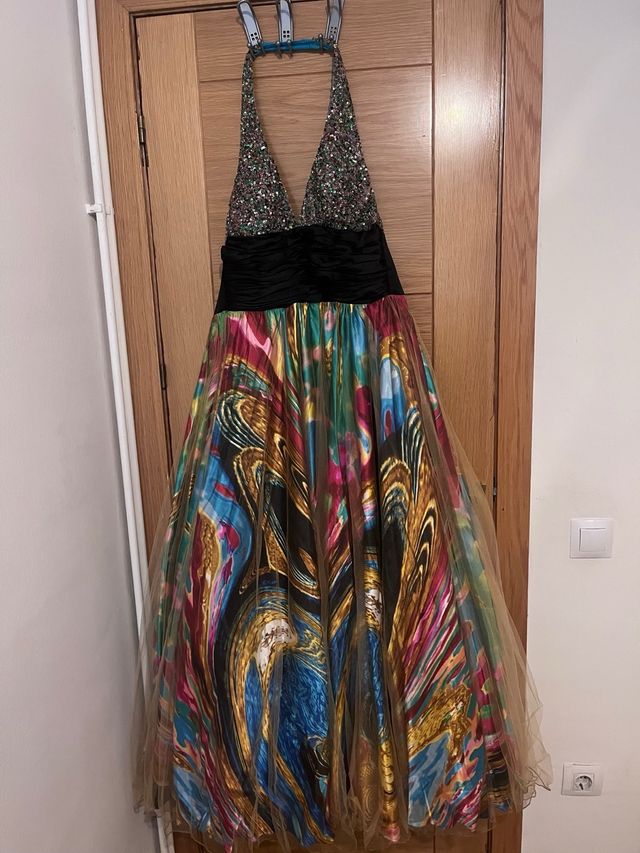 Vestido de fiesta halter con lentejuelas