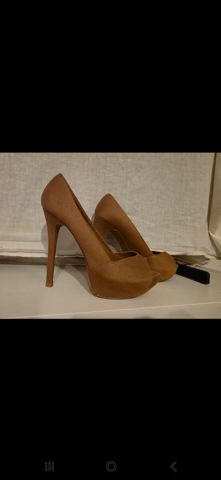 Tacones beige