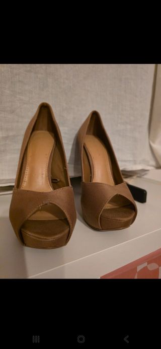 Tacones beige