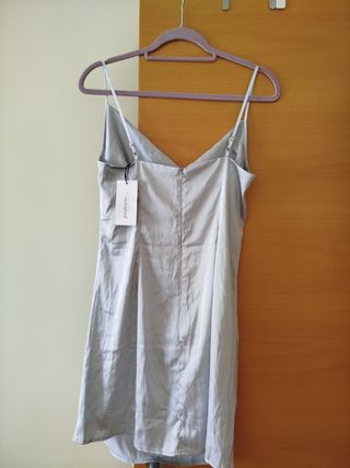 Camisón de satén gris