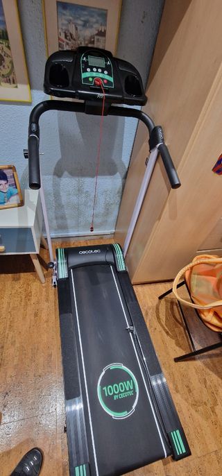 Cinta de andar y correr Cecotec 1000W