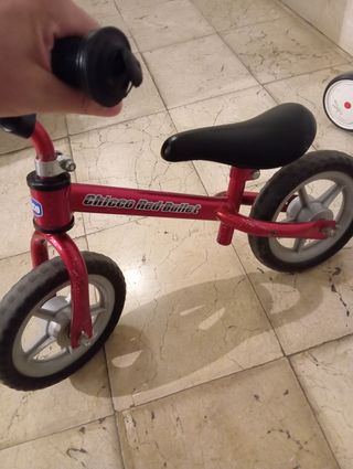 Bicicletas infantil rojas