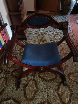 Sedia Savonarola in legno e tessuto