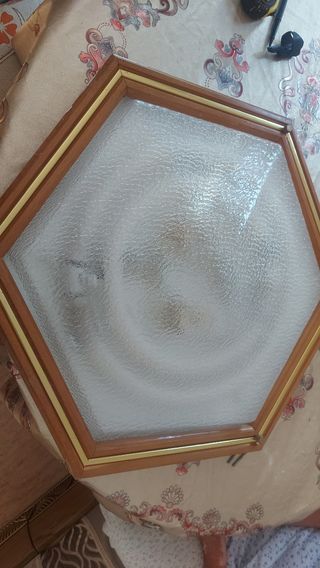 Lámpara de techo hexagonal madera y cristal