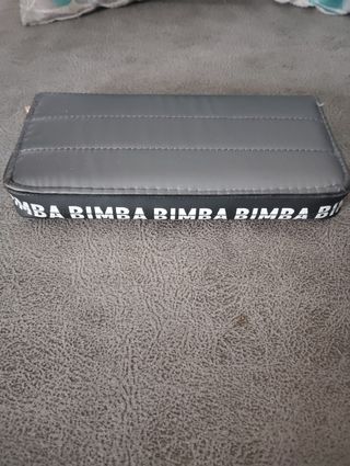 Monedero gris acolchado