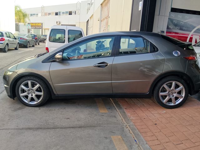 Honda Civic 1.8 i-VTEC Comfort
