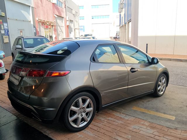 Honda Civic 1.8 i-VTEC Comfort