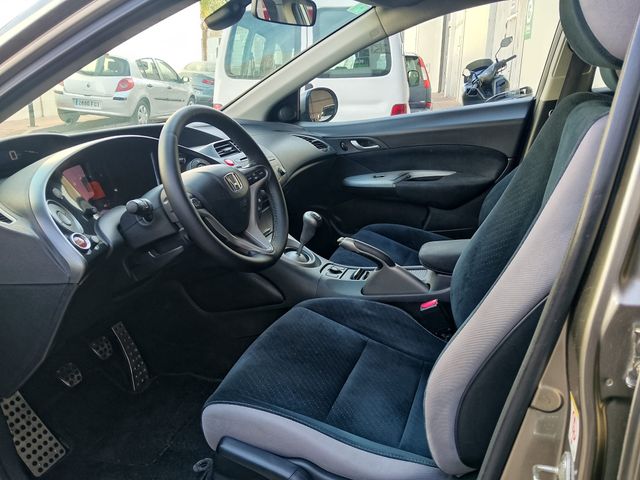 Honda Civic 1.8 i-VTEC Comfort