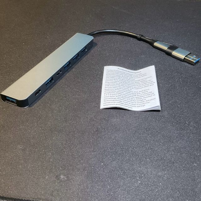 Adattatore con 5 porte USB 3.0 e 2 USB C