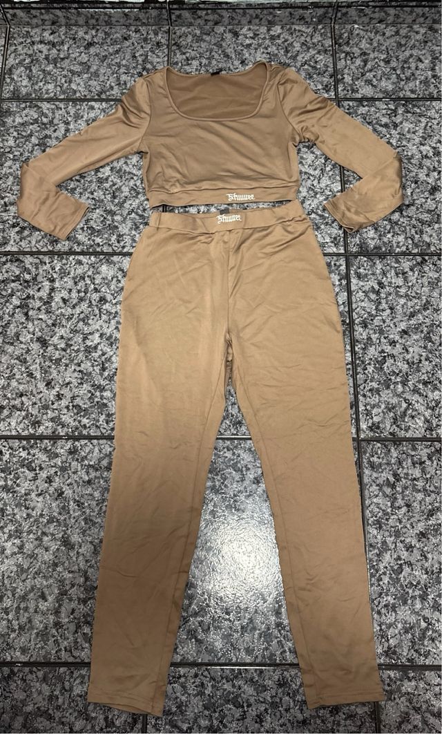 Conjunto Mallas y Top Marrón