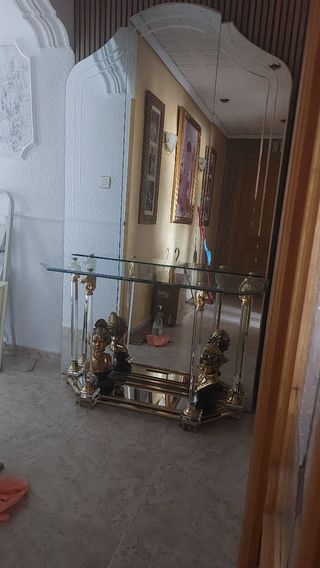 Aparador y mesa de entrada de cristal