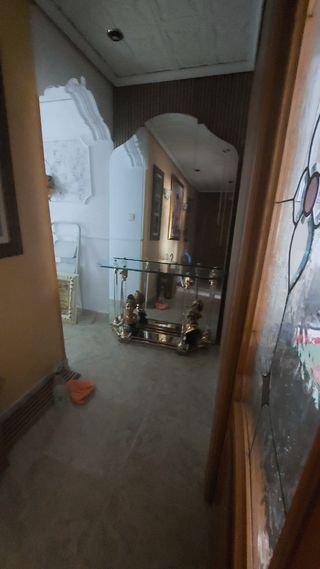 Aparador y mesa de entrada de cristal